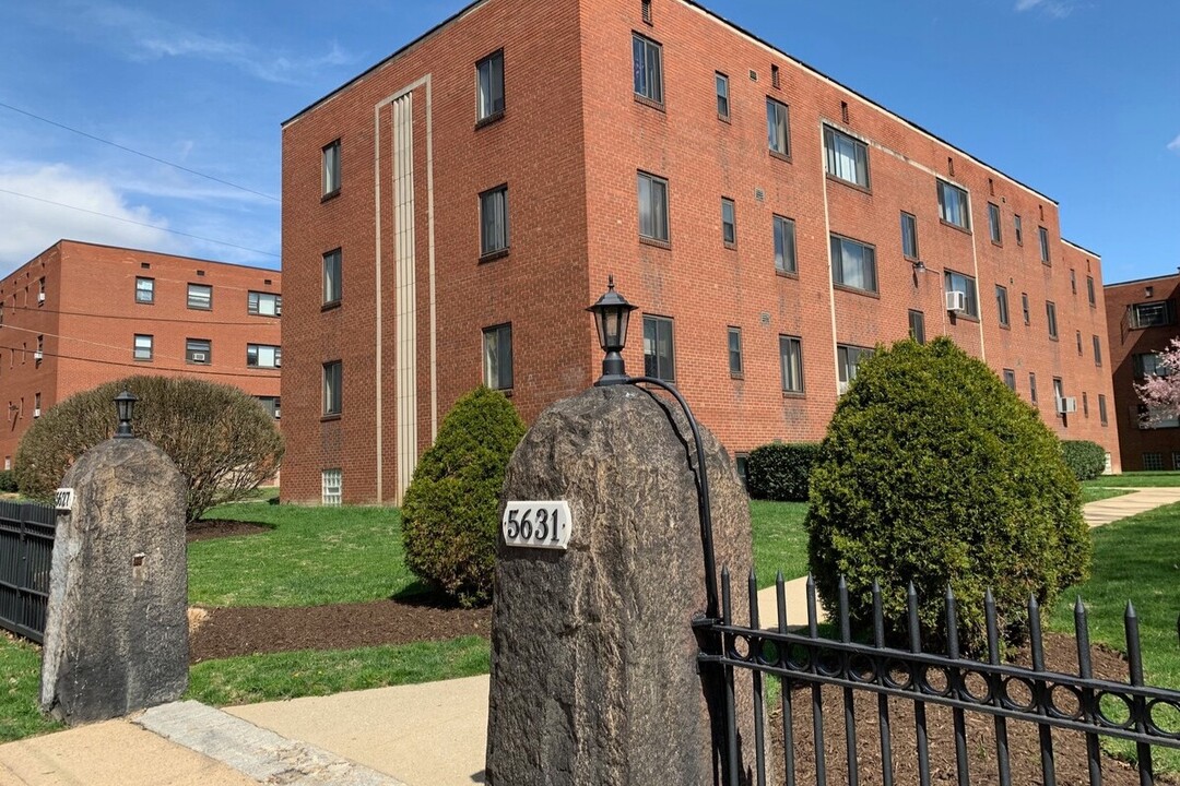 Rippey Gardens in Pittsburgh, PA - Building Photo