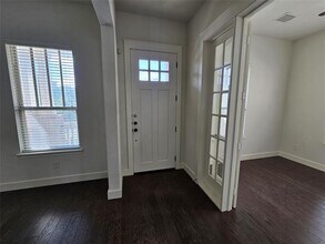 1117 Water St in Carrollton, TX - Foto de edificio - Building Photo