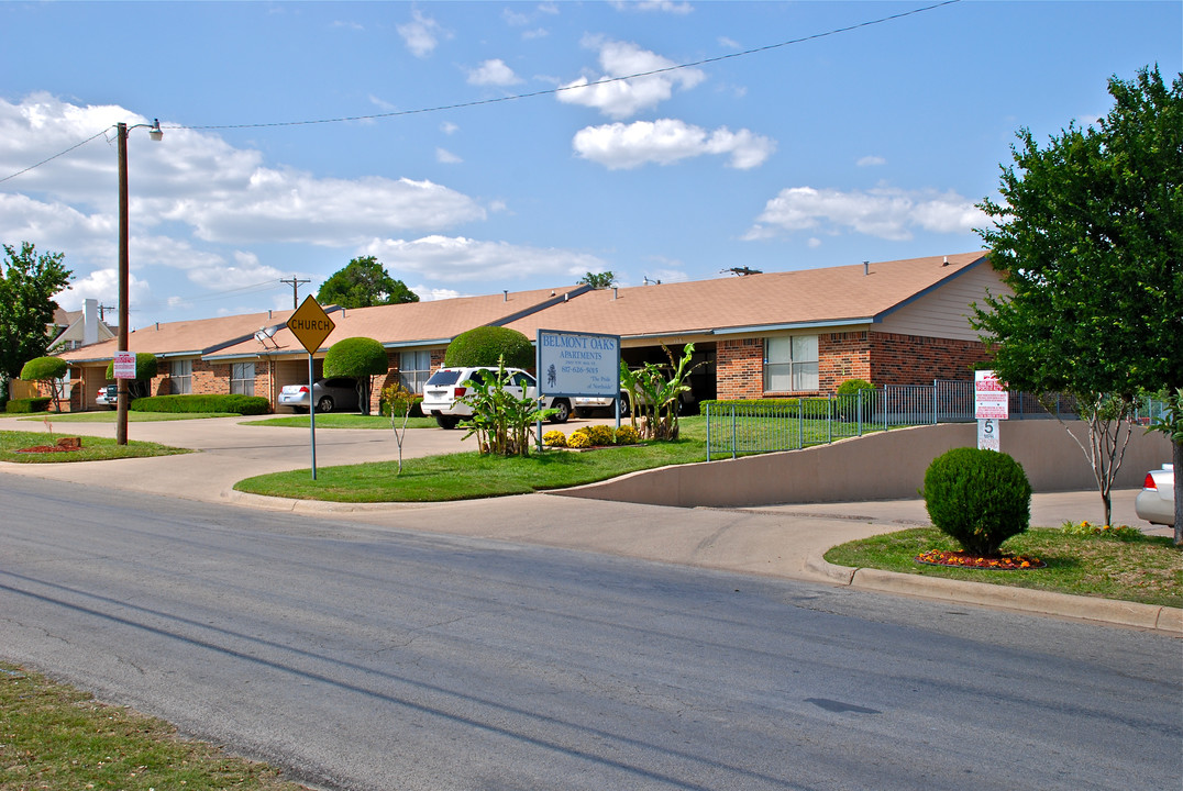 Belmont Oaks in Fort Worth, TX - Foto de edificio