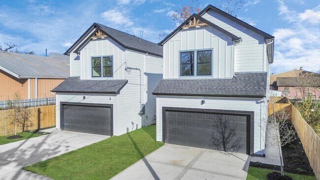 property at 2217 Lee St