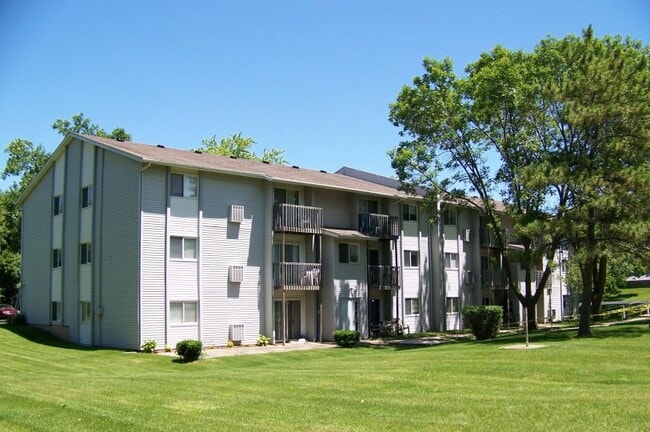 Lincoln Manor Apartments