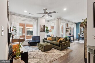 625 Slaters Ln in Alexandria, VA - Building Photo - Building Photo