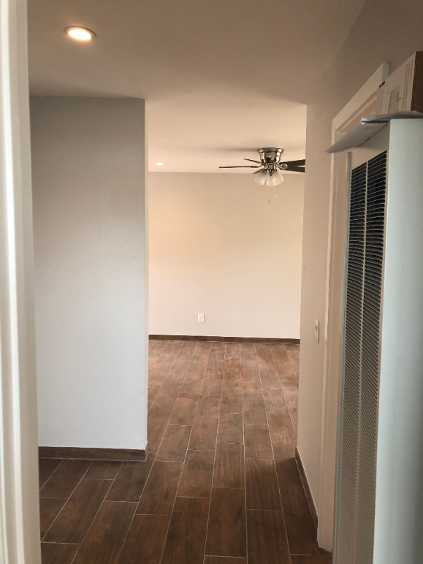 1108 W 110th St in Los Angeles, CA - Building Photo - Building Photo