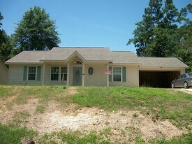 174 E Sunset Dr in Onalaska, TX - Building Photo