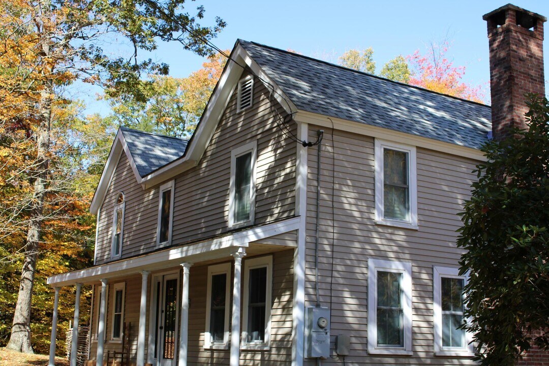 725 New Hampshire Rte 103 in Newbury, NH - Building Photo