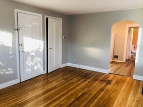 3886 Homewood Rd, Unit 1 in Cincinnati, OH - Building Photo - Building Photo