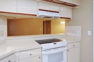 5023 Orange Grove Way in Palm Harbor, FL - Foto de edificio - Building Photo