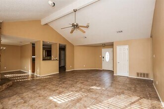 6417 Peggy Dr in Fort Worth, TX - Foto de edificio - Building Photo