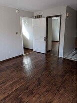 1514 Sara Ln, Unit 6 in Pekin, IL - Building Photo