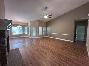 4944 W Lark Ave in Visalia, CA - Building Photo - Building Photo