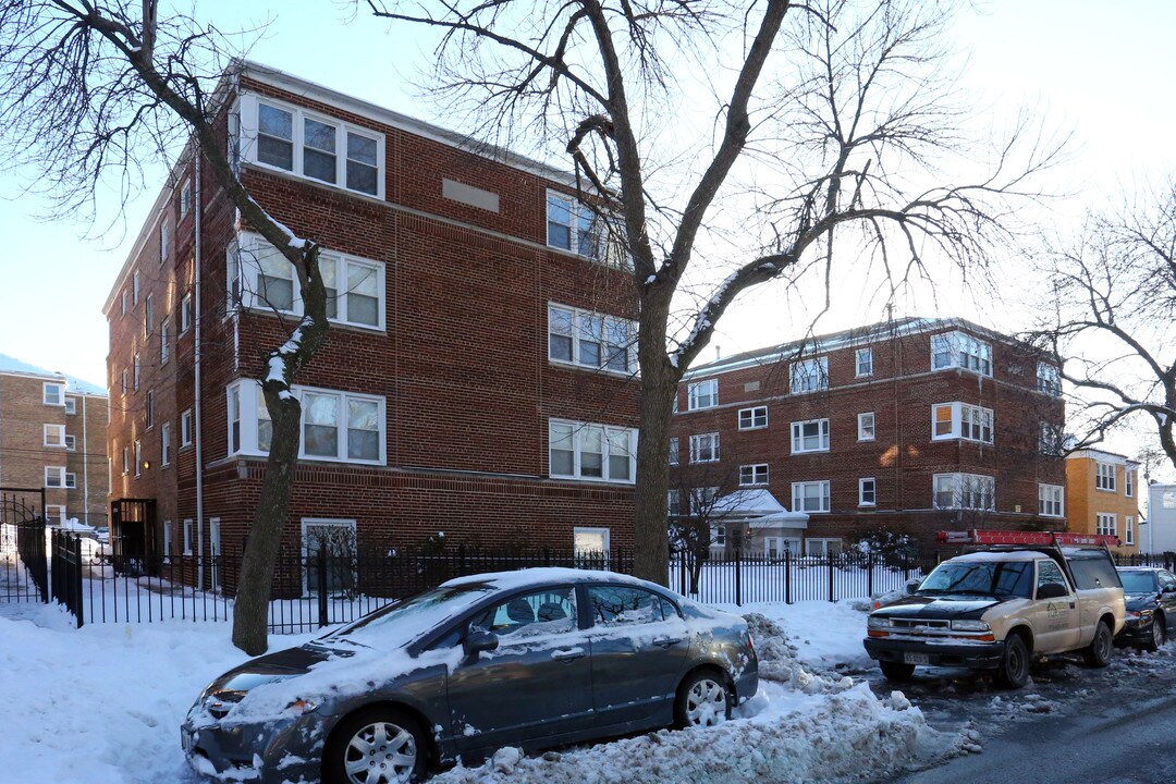 Summerdale Court Of Budlong Woods in Chicago, IL - Foto de edificio