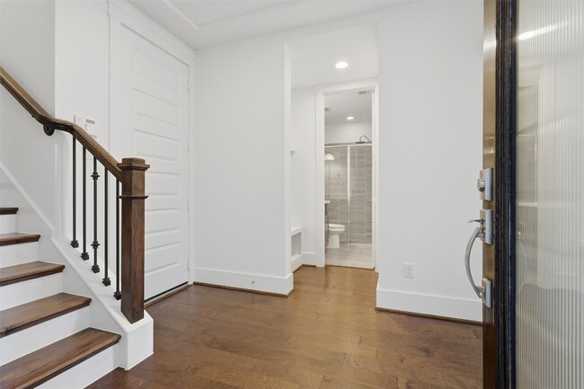 property at 821 Algona Ave