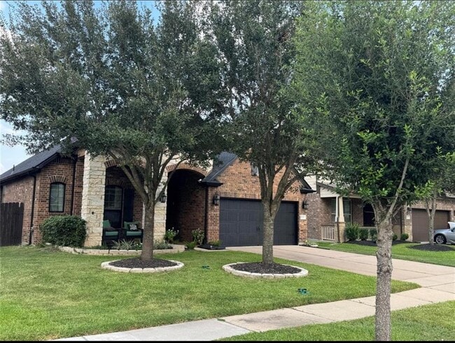 8126 W Pine Creek Bend