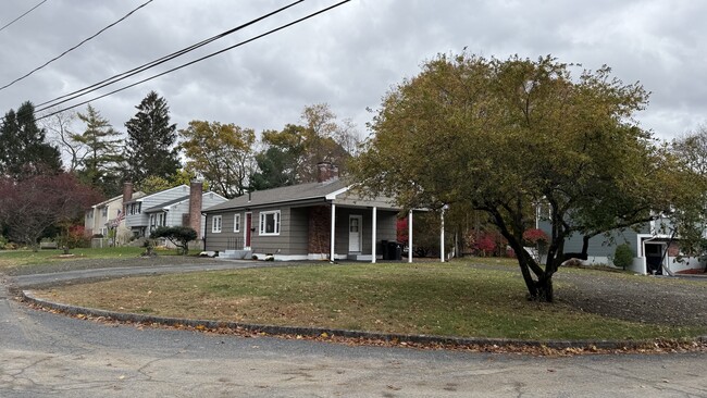 1 Foley Dr in Framingham, MA - Building Photo - Building Photo