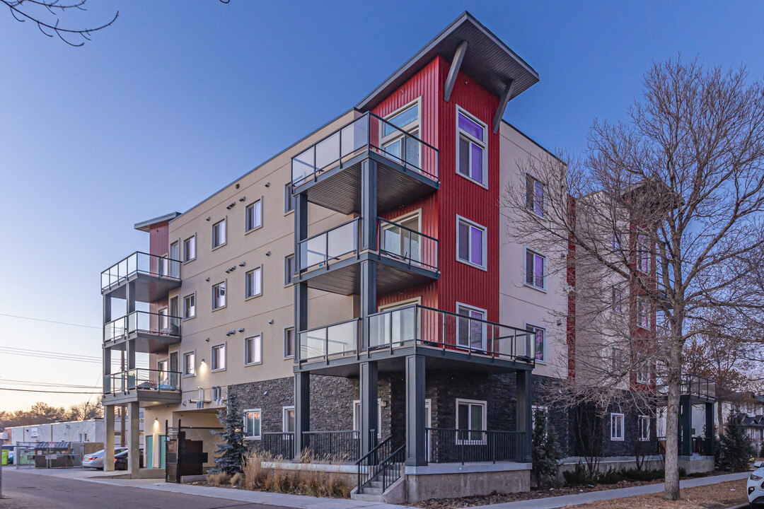 Norwood Apartments in Edmonton, AB - Building Photo