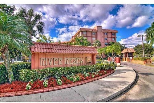 1301 River Reach Dr-Unit -103 in Fort Lauderdale, FL - Building Photo