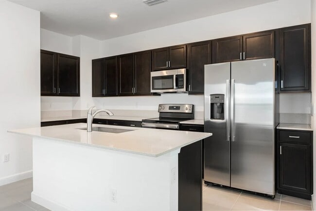 1256 Preston Ests Cir in Vero Beach, FL - Building Photo - Building Photo