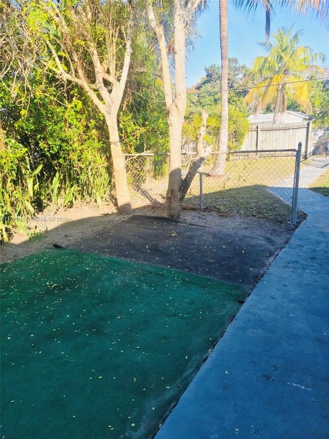 842 NW 107th St in Miami, FL - Building Photo - Building Photo
