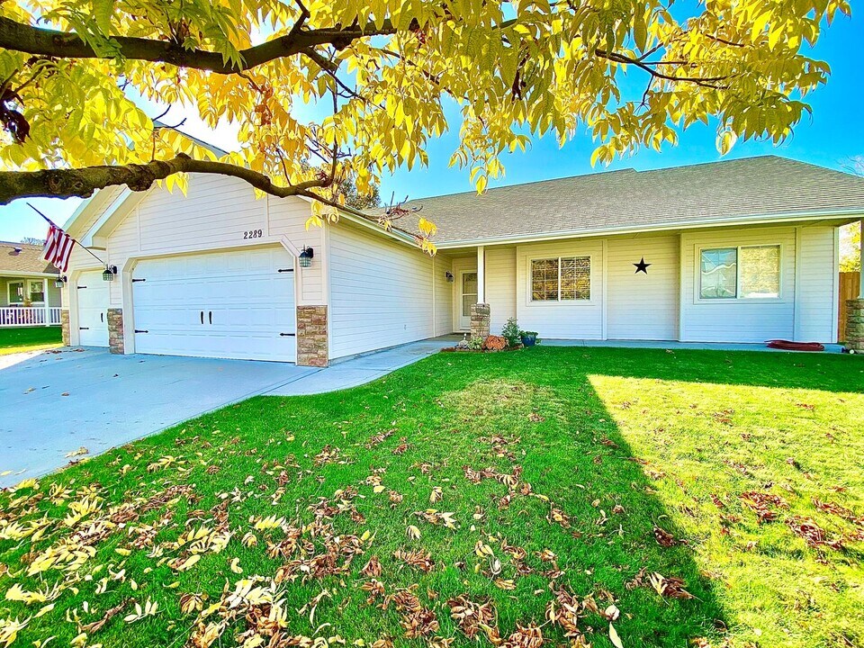 2289 N Montgomery Ave in Meridian, ID - Building Photo