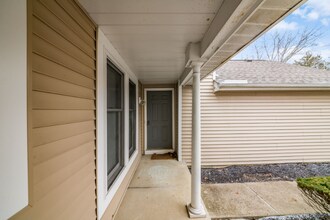 5884 Parkbridge Ln in Dublin, OH - Foto de edificio - Building Photo