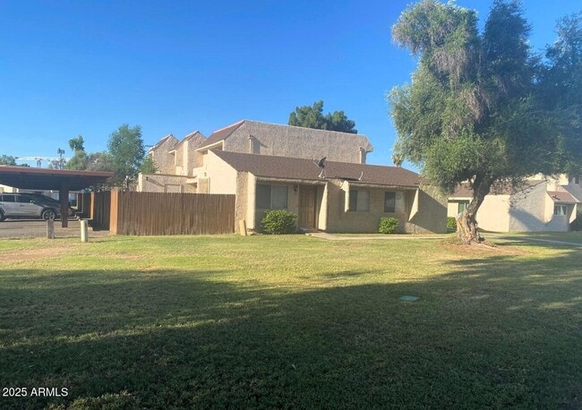 property at 2221 W Farmdale Ave