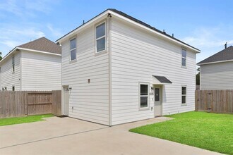 5208 Laura Koppe Rd in Houston, TX - Building Photo - Building Photo