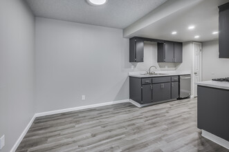 Cabernet Apartments in Red Bluff, CA - Building Photo - Interior Photo