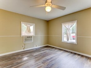 904 E Dodge St in Stephenville, TX - Building Photo - Building Photo