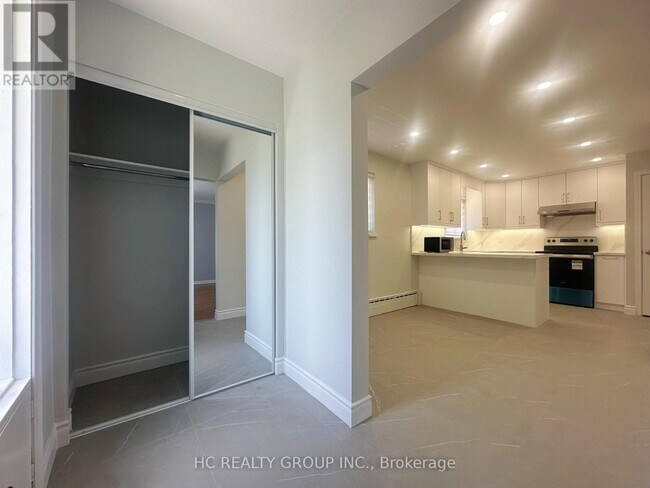 6 Rosemount Dr in Toronto, ON - Building Photo - Building Photo