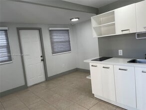 736 NW 22nd Ct in Miami, FL - Building Photo - Building Photo