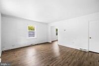 14204 Phoenix Ave W, Unit 109A in Phoenix, MD - Building Photo - Building Photo