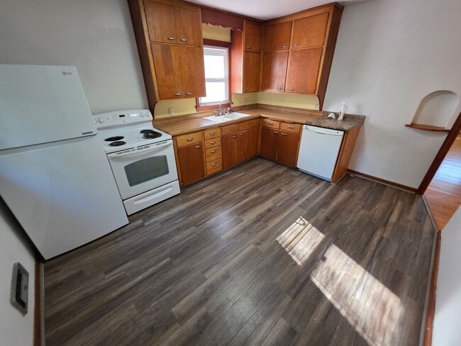 property at 513 Putnam Dr