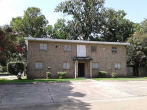 1121 Aster St in Baton Rouge, LA - Building Photo - Primary Photo