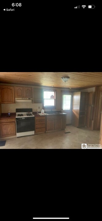 13 Charles St in Jamestown, NY - Building Photo