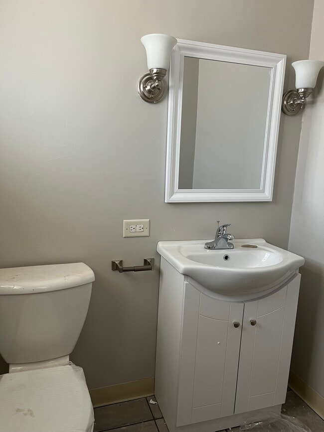 403 Cornell Ave, Unit 1 floor 2 floor units in Calumet City, IL - Building Photo - Building Photo