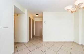 2049 S Ocean Dr, Unit 806 in Hallandale Beach, FL - Building Photo - Building Photo