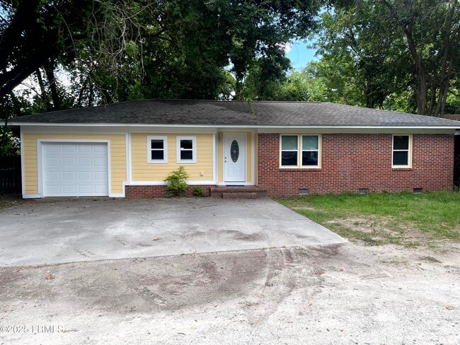 property at 1806 6th St