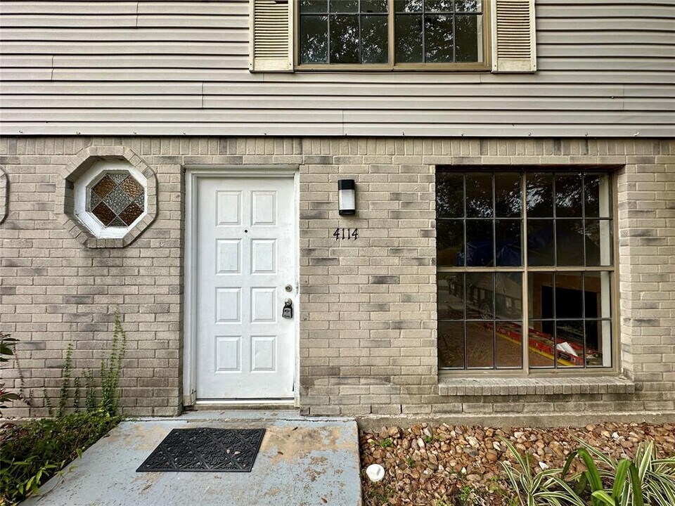 4114 Hartt St in Houston, TX - Building Photo