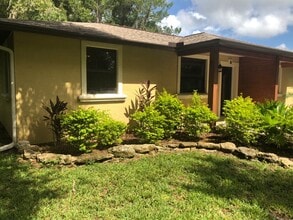 103 N Forsyth St in Bunnell, FL - Building Photo - Building Photo