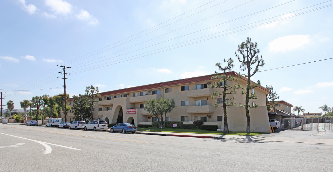 CASA COLIMA APARTMENTS in Whittier, CA - Building Photo