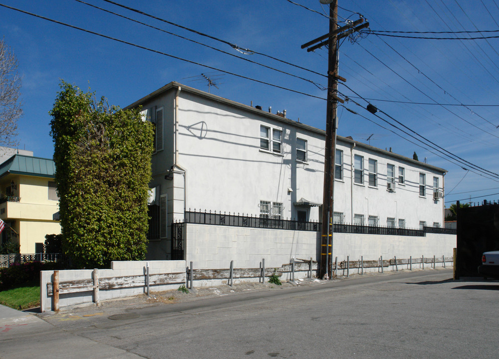 1142 Rexford Dr in Los Angeles, CA - Building Photo