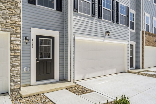 129 Coyote Willow Dr in Etna, OH - Building Photo - Building Photo