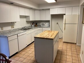 328 Harolds Branch Rd, Unit 4 in Pikeville, KY - Foto de edificio - Building Photo