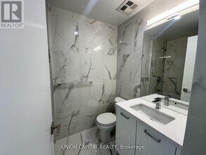 195 McCaul St in Toronto, ON - Building Photo - Building Photo