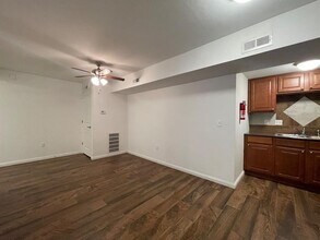 319 E Edwards St in Edmond, OK - Building Photo - Building Photo