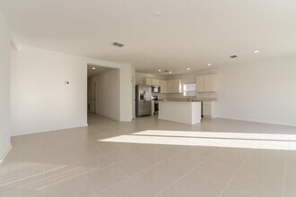 386 Puma Lp in Groveland, FL - Building Photo - Building Photo