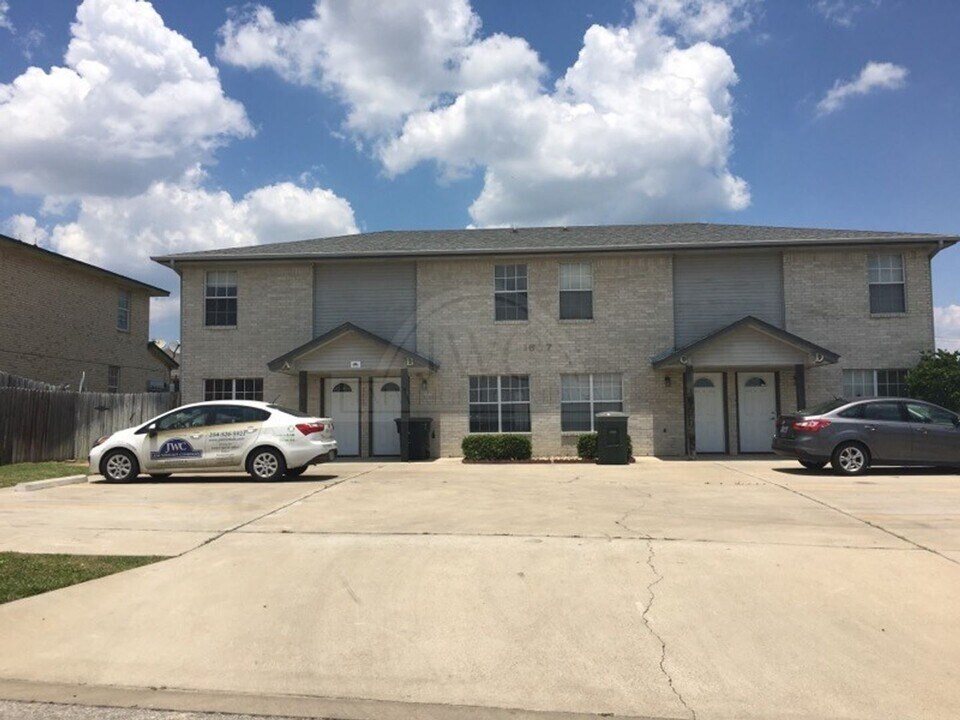 1607 Dugger Cir in Killeen, TX - Building Photo