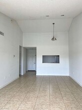 465 SW 113th Way in Pembroke Pines, FL - Building Photo - Building Photo