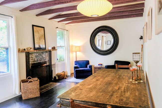 8540 Ridpath Dr in Los Angeles, CA - Building Photo - Building Photo