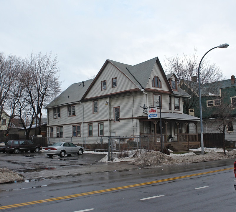 751 Dewey Ave in Rochester, NY - Building Photo